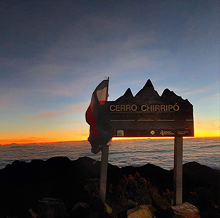 Amacenecer en la cumbre Cerro Chirripo, Parque Nacional Chirripo, Costa Rica