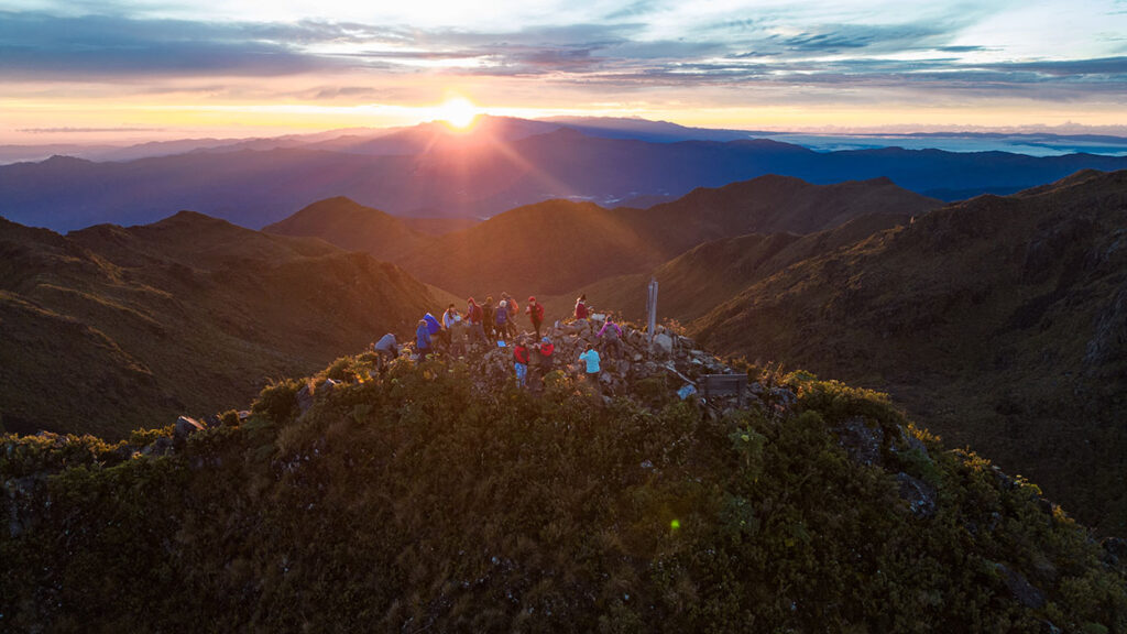 Amanecer en la Cumbre Cerro Chirripo desde el aire